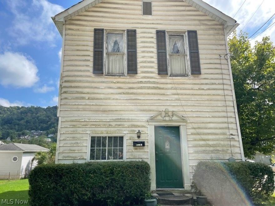 Nice size home that sits on National Rd in Bridgeport.  3 bedrooms which are all good size, with an eat in kitchen plus a dining room.  Parking beside the house and also in the rear.  Nice level side yard.