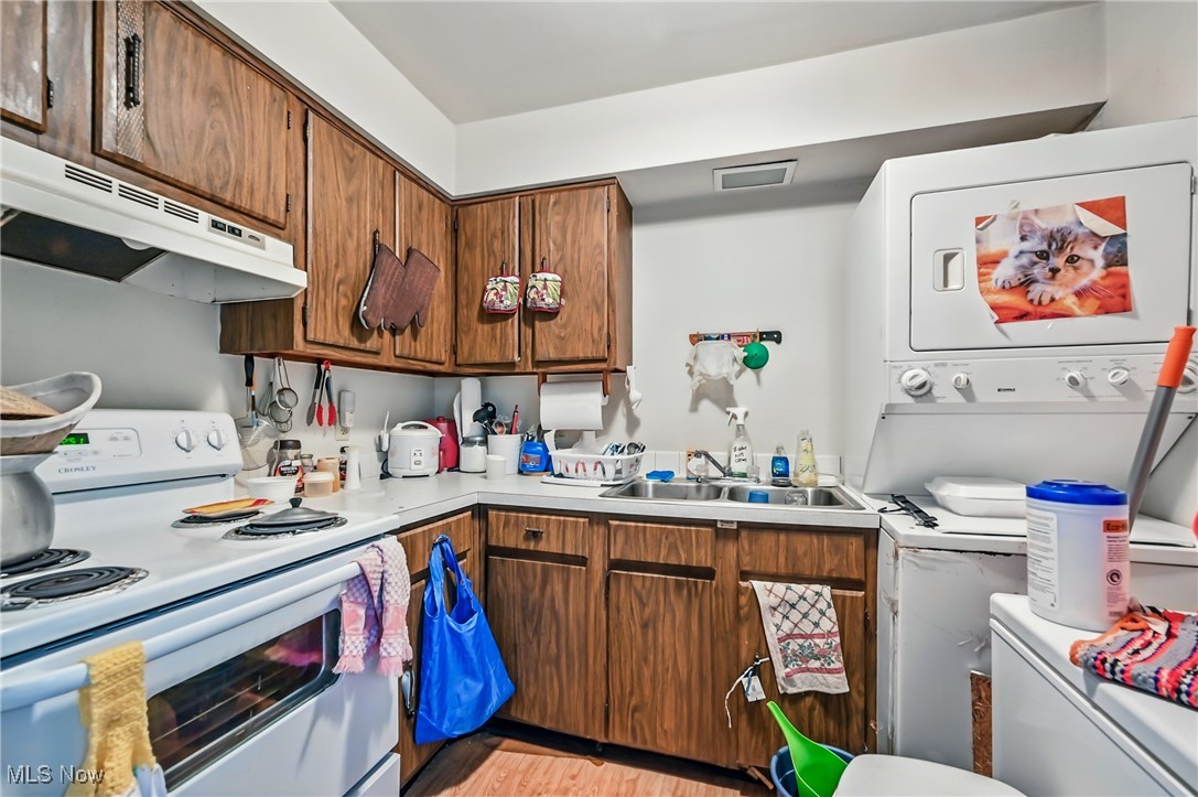 Austintown, Ohio 44515, United States, 4 Bedrooms Bedrooms, ,2 BathroomsBathrooms,Residential,Contingent,147180