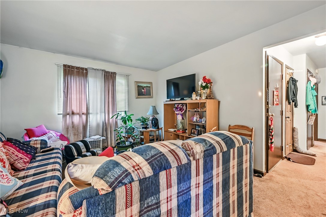 Austintown, Ohio 44515, United States, 4 Bedrooms Bedrooms, ,2 BathroomsBathrooms,Residential,Contingent,147180