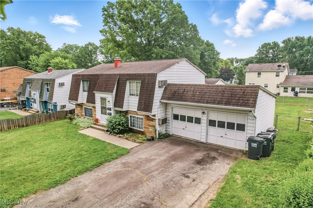 Austintown, Ohio 44515, United States, 4 Bedrooms Bedrooms, ,2 BathroomsBathrooms,Residential,Contingent,147180