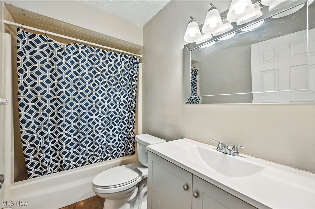 Austintown, Ohio 44515, United States, 4 Bedrooms Bedrooms, ,2 BathroomsBathrooms,Residential,Contingent,147180