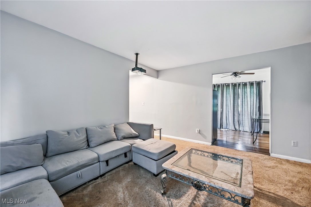 Austintown, Ohio 44515, United States, 4 Bedrooms Bedrooms, ,2 BathroomsBathrooms,Residential,Contingent,147180