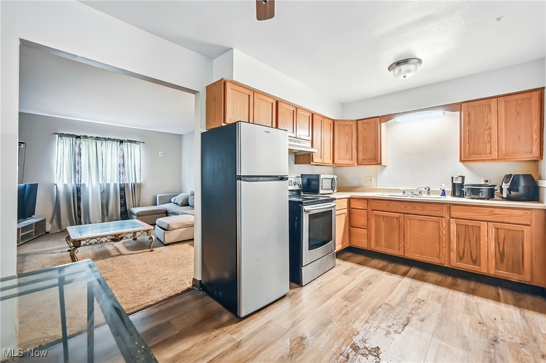 Austintown, Ohio 44515, United States, 4 Bedrooms Bedrooms, ,2 BathroomsBathrooms,Residential,Contingent,147180