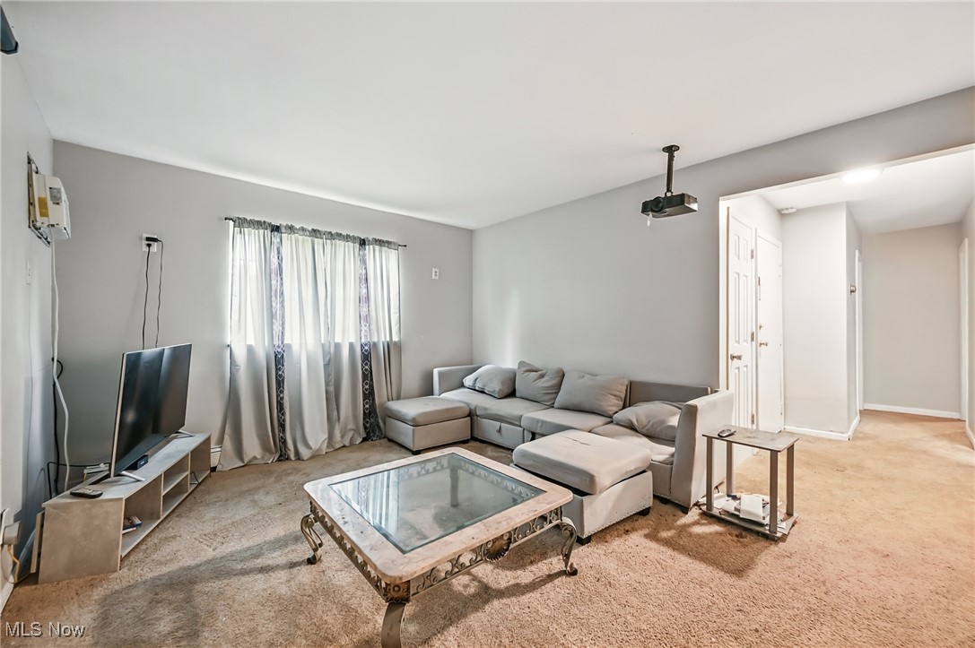 Austintown, Ohio 44515, United States, 4 Bedrooms Bedrooms, ,2 BathroomsBathrooms,Residential,Contingent,147180