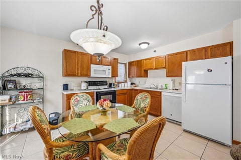 Tiny photo for 544 Caroline Avenue, Hubbard, OH 44425 (MLS # 5255775)