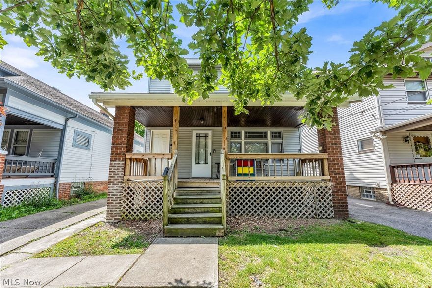 11301 Fortune Ave UP, Cleveland- Spacious 2 bed 1 bath multi-family home! //

$ 950 rent / $ 950 deposit //
$49 application fee per adult //
1-2 pets OK with approved PetScreening and PetFee.(Some breed restrictions apply per HUD guidelines). //
NO SMOKING //
1 time $129 non-refundable set up fee paid at lease signing //

$30/month required resident benefit package; can include personal property/liability insurance for an additional $5/month for $35/month total. //

All applicants are required to fill out a PetScreening application, found on our website directly on the application before being processed. Even if you have NO pets - this application must be filled out. One time, non-refundable pet fee of $200-500 per animal applies to all pets & must be paid prior to or when you pay your first month rent. (No fee for qualified assistance animals). //

Our application is processed through secure site: Findigs, and they require ID and income verification. Without this, your application will not be processed. They offer 24/7 chat support on their application directly if you have any questions. //

BEDROOMS: 2 //
BATHROOMS: 1 //
APPLIANCES PROVIDED: Fridge //

UTILITIES / RESIDENT RESPONSIBILITY:  Resident pays gas and electric and is responsible for snow removal //

Serious inquiries only.