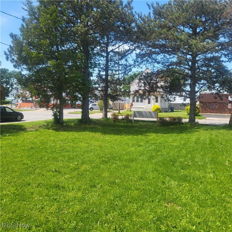 906 E Erie Avenue, Lorain, Ohio image 3