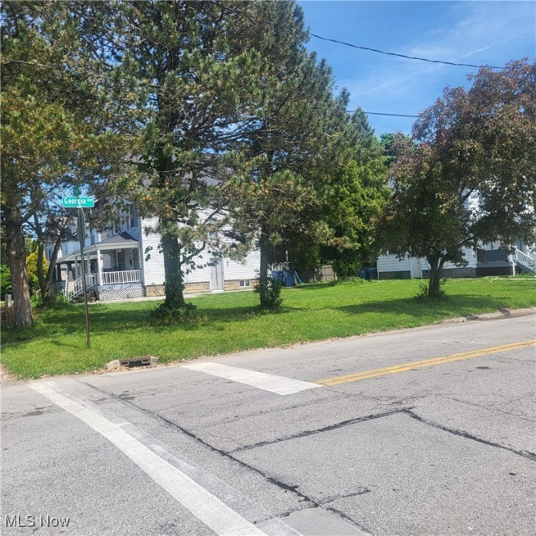 906 E Erie Avenue, Lorain, Ohio image 4