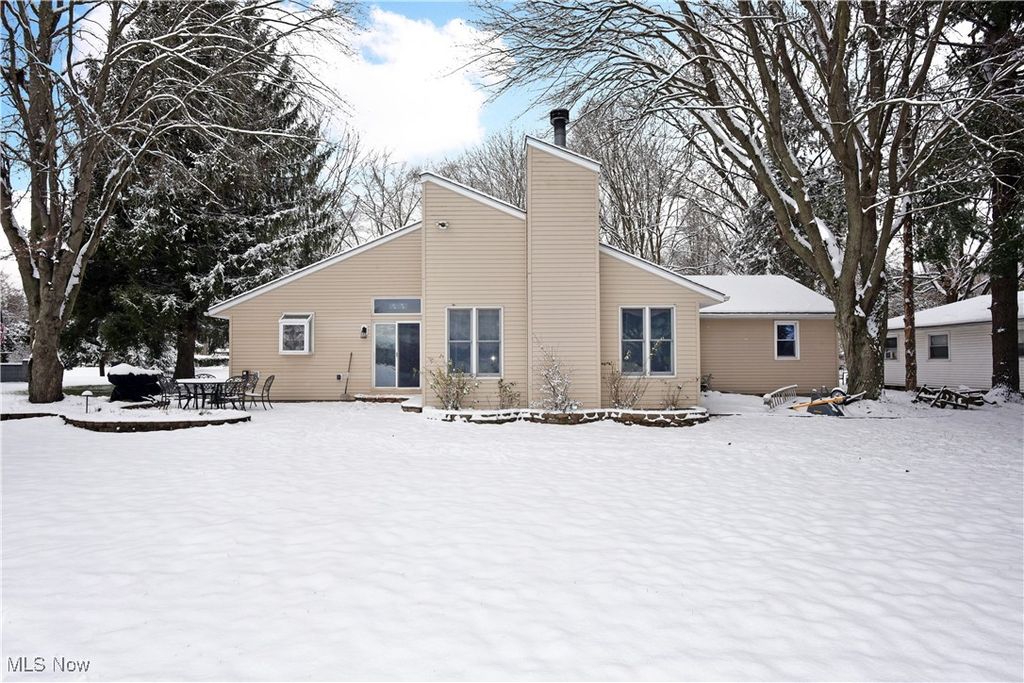 Photo of 3686 S Sunnyfield Drive, Akron, OH 44321 (MLS # 5175544)