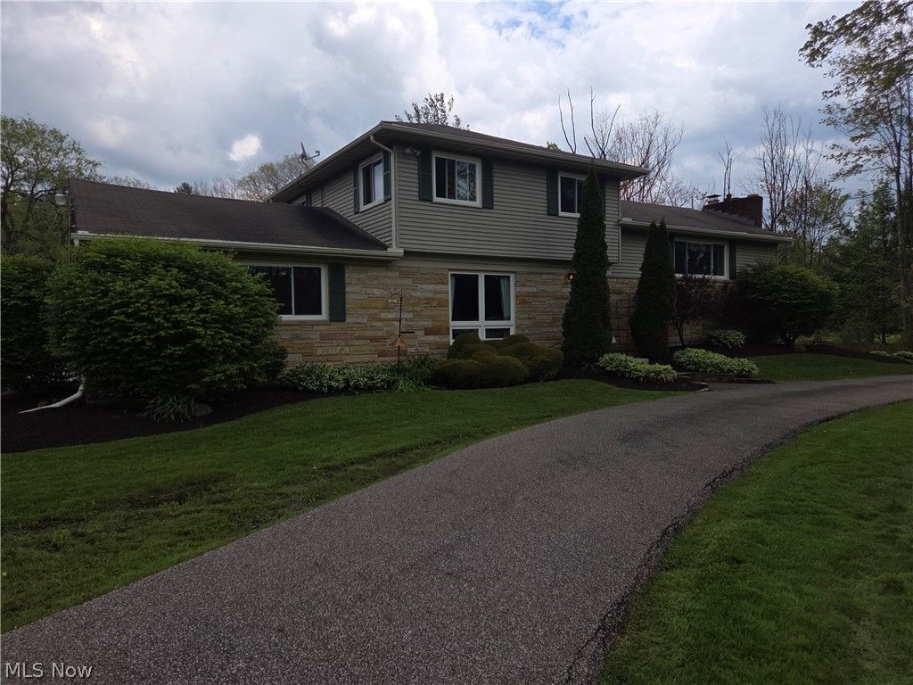 Photo of 13047 Forest Road, Burton, OH 44021 (MLS # 5208578)