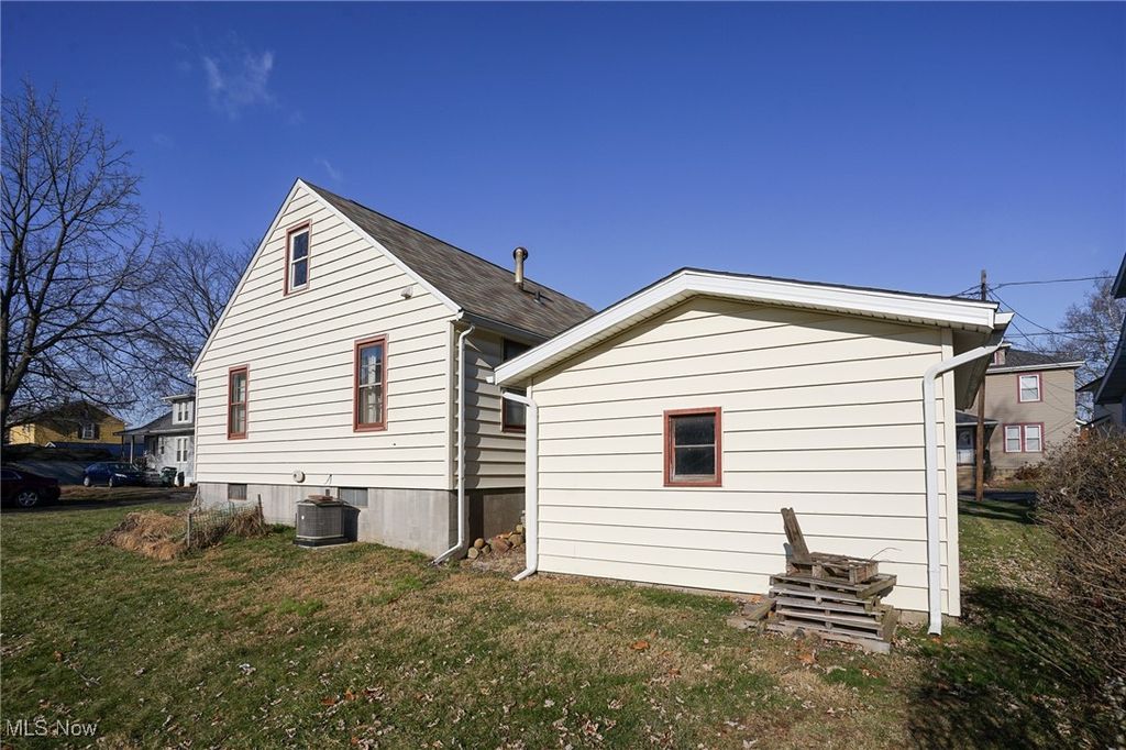 Photo of 818 Wyoming Place NE, Massillon, OH 44646 (MLS # 5178398)