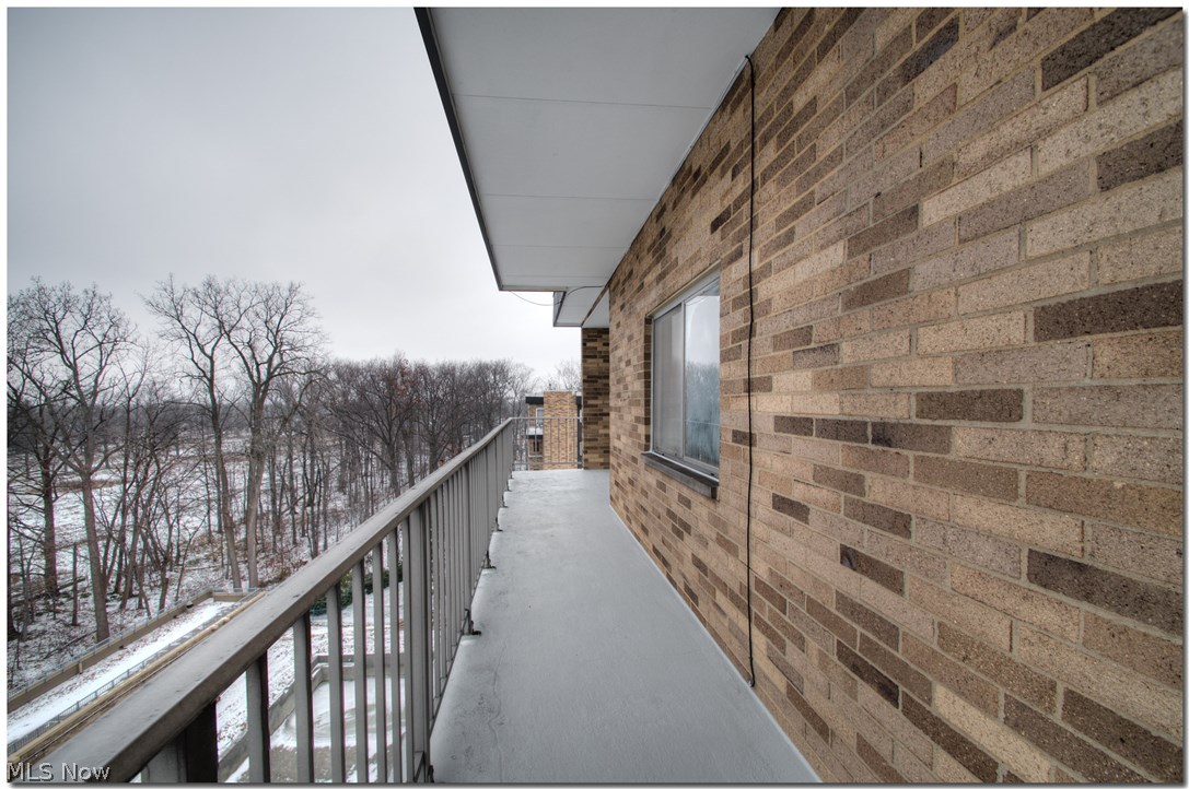 Acacia/Green Condo - Residential