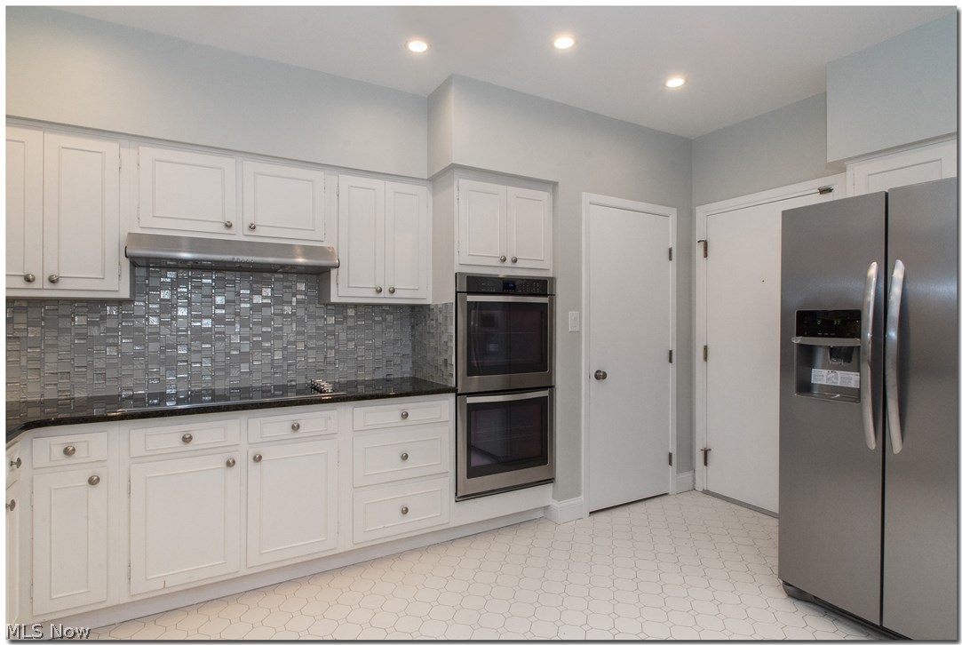 Acacia/Green Condo - Residential