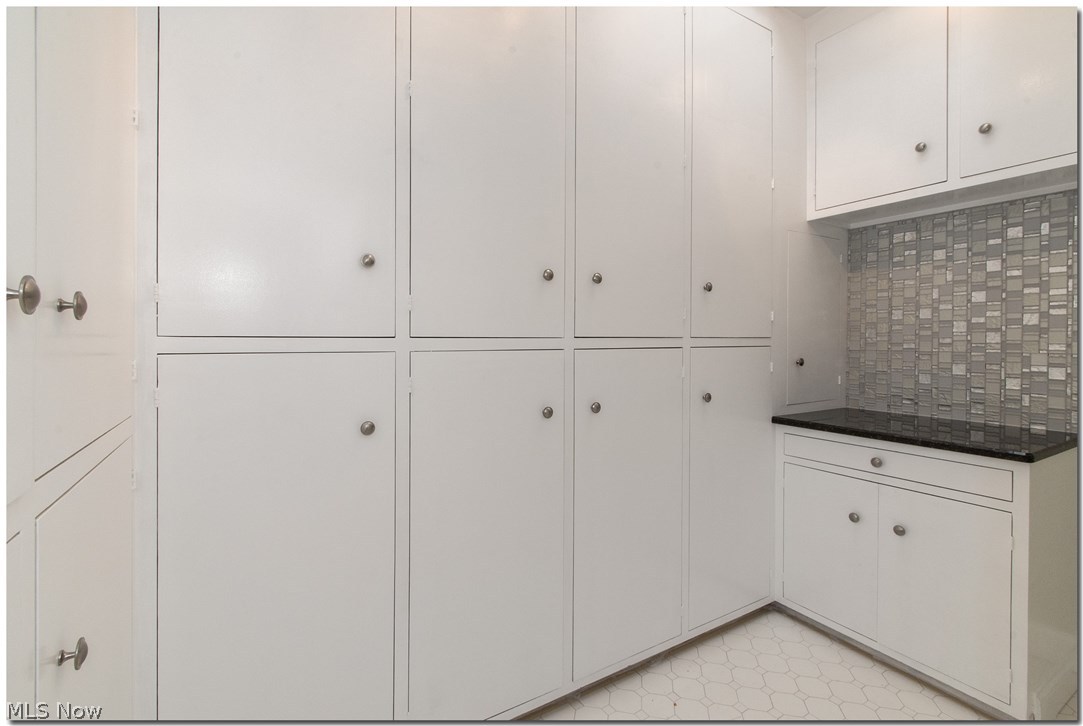 Acacia/Green Condo - Residential