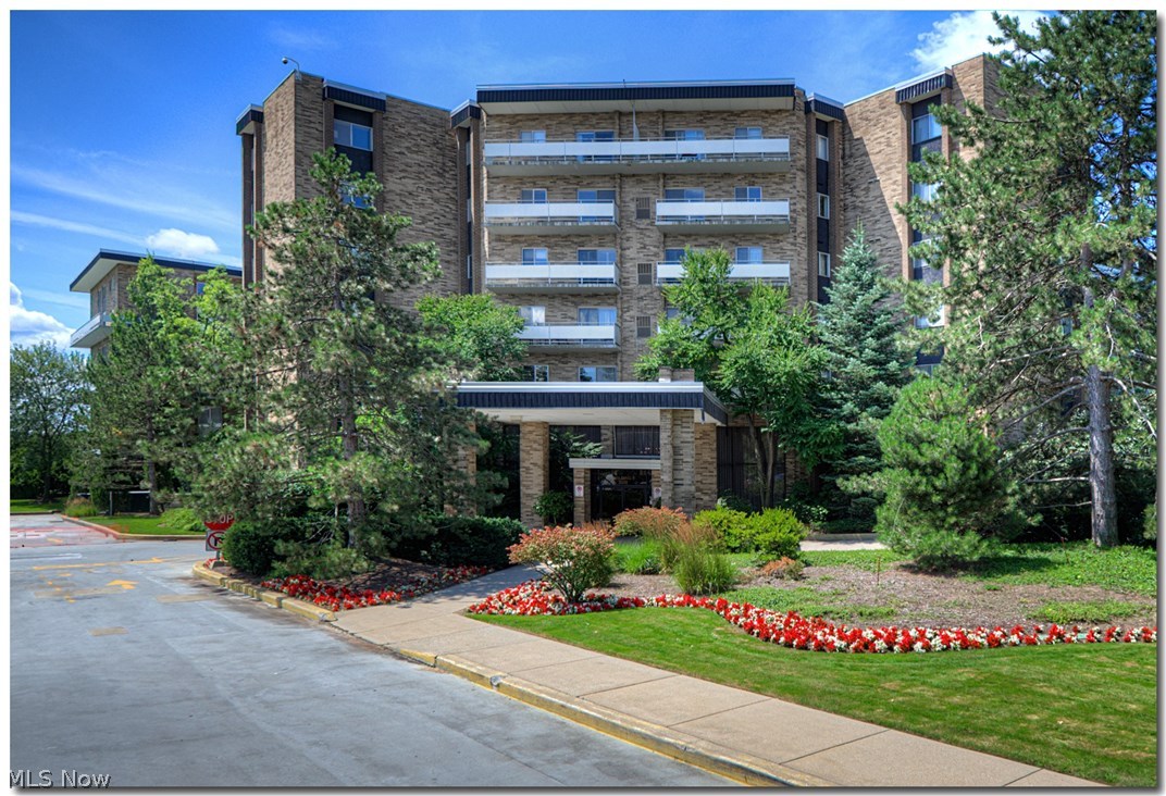 Acacia/Green Condo - Residential