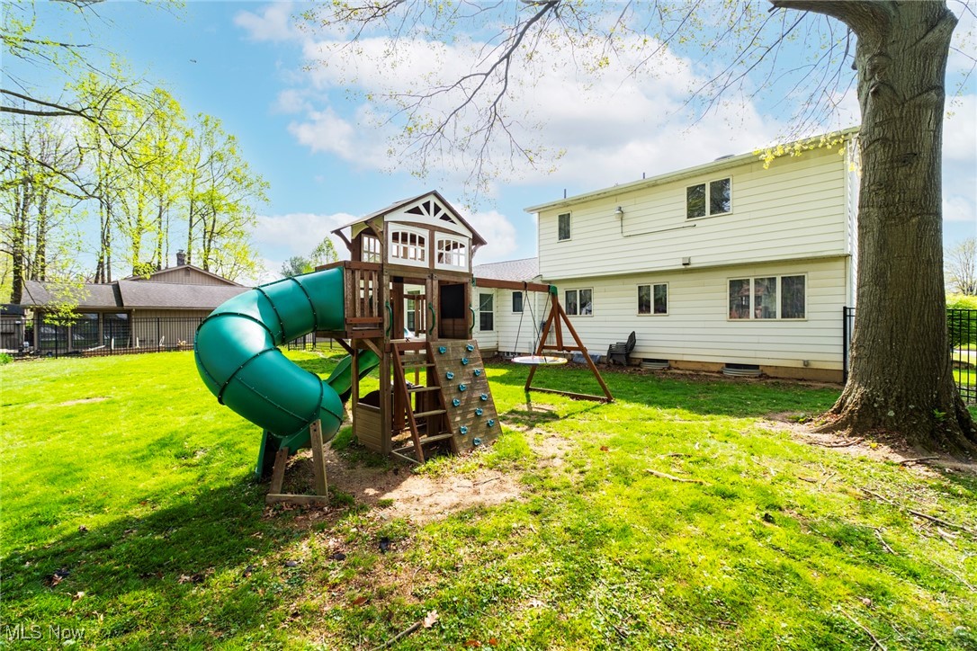 8459 Four Seasons Trail, Poland, Ohio image 37