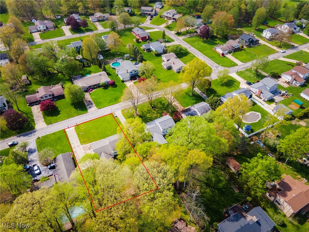 8459 Four Seasons Trail, Poland, Ohio image 39