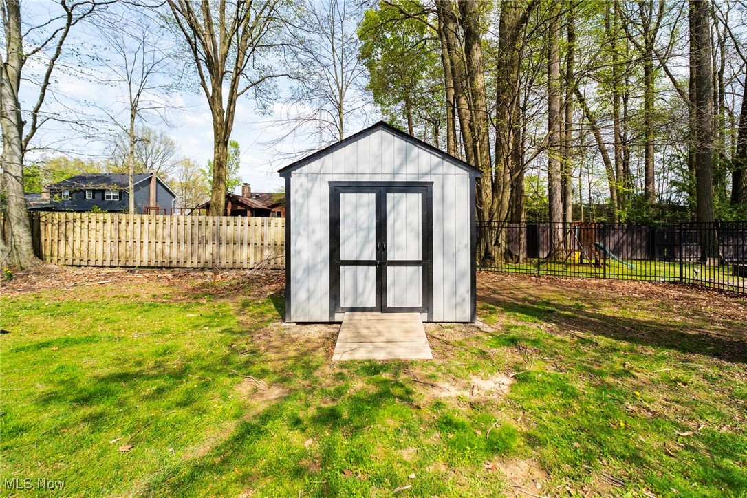 8459 Four Seasons Trail, Poland, Ohio image 38
