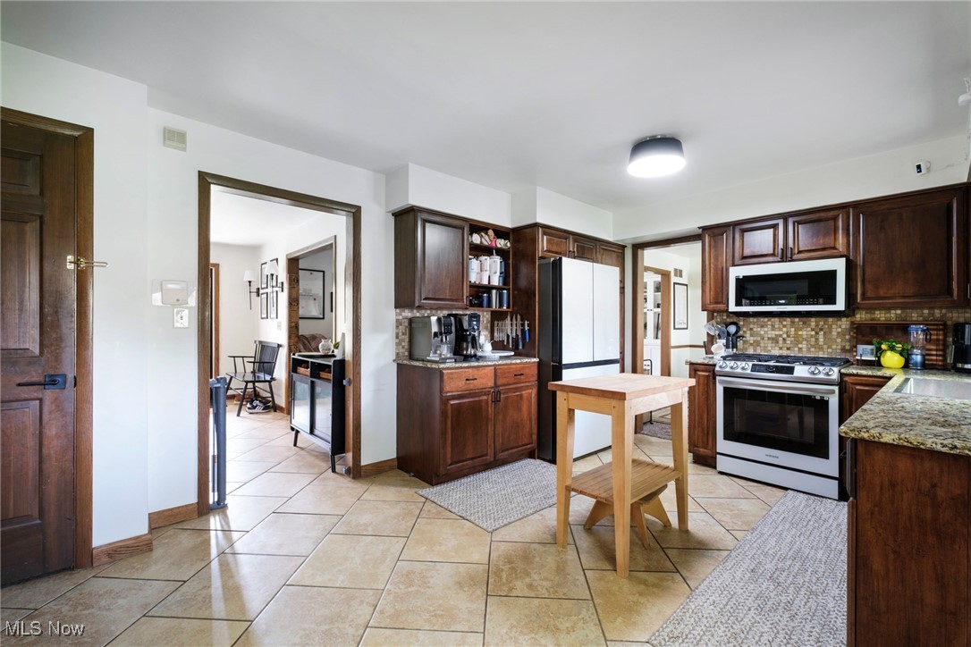 8459 Four Seasons Trail, Poland, Ohio image 14