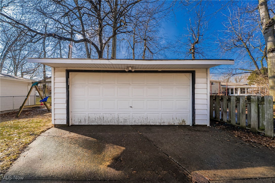 6042 Decker Road, North Olmsted, Ohio image 42