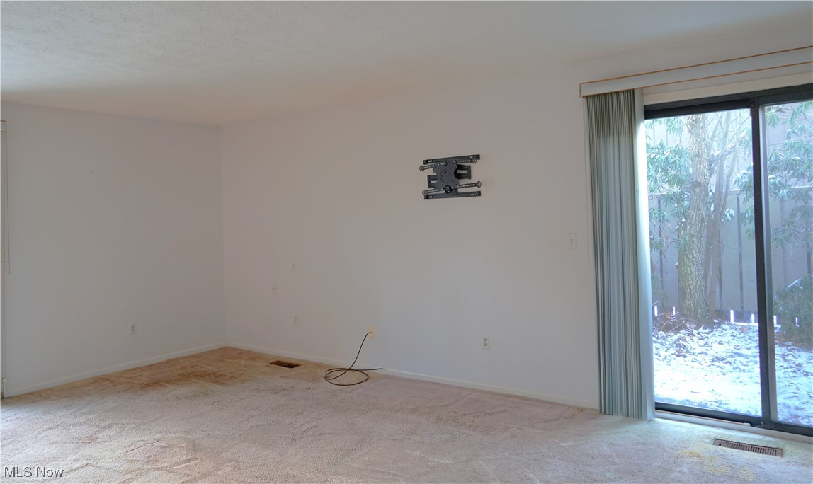 250 Laurel Circle 13