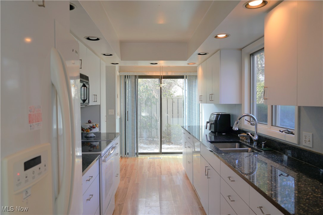 250 Laurel Circle 13