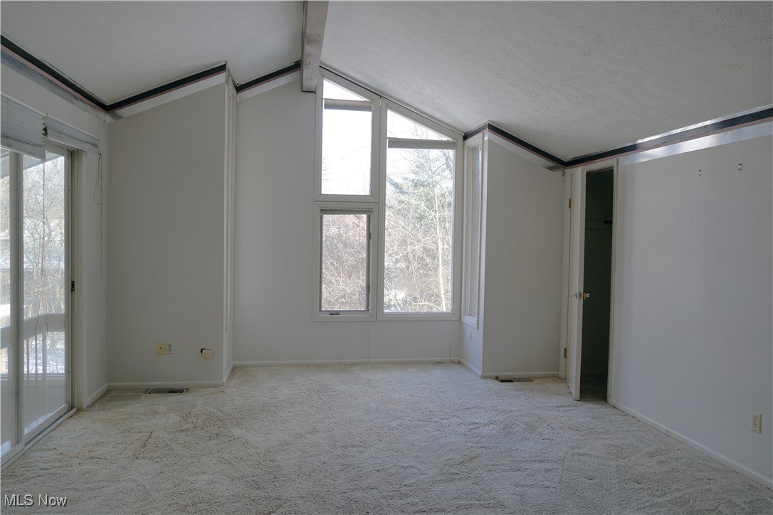 250 Laurel Circle 13