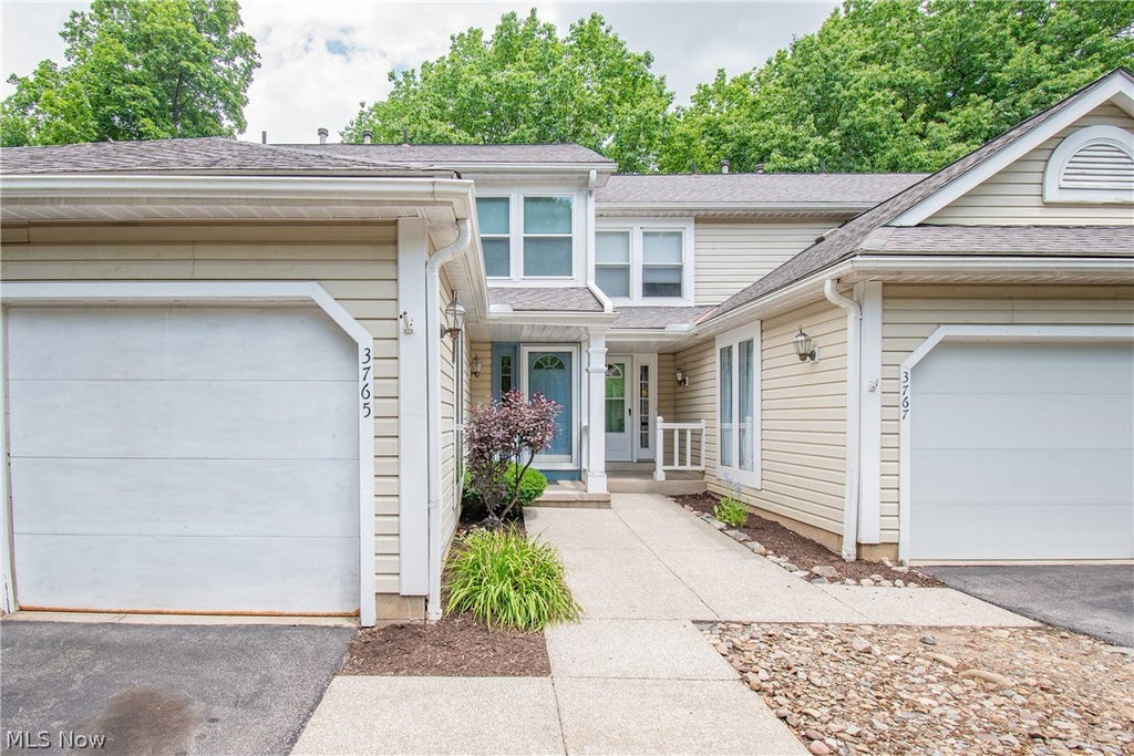 Photo of 3765 Lake Run Boulevard, Stow, OH 44224 (MLS # 5221258)