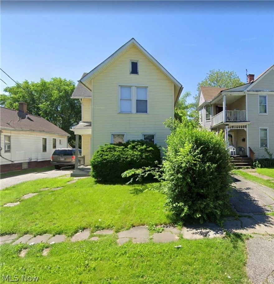 Attention Investors-this home is a great property with 2 full baths and 4 good bedrooms. The home may need some repairs but overall is in good condition. Seller to review all offers and respond by noon on Friday, April 30th.