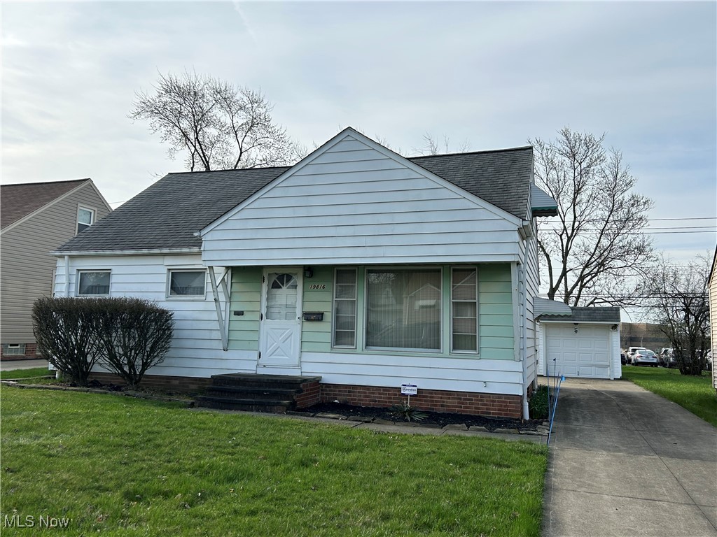 19816 Stockton Ave, Maple Heights, Ohio image 2
