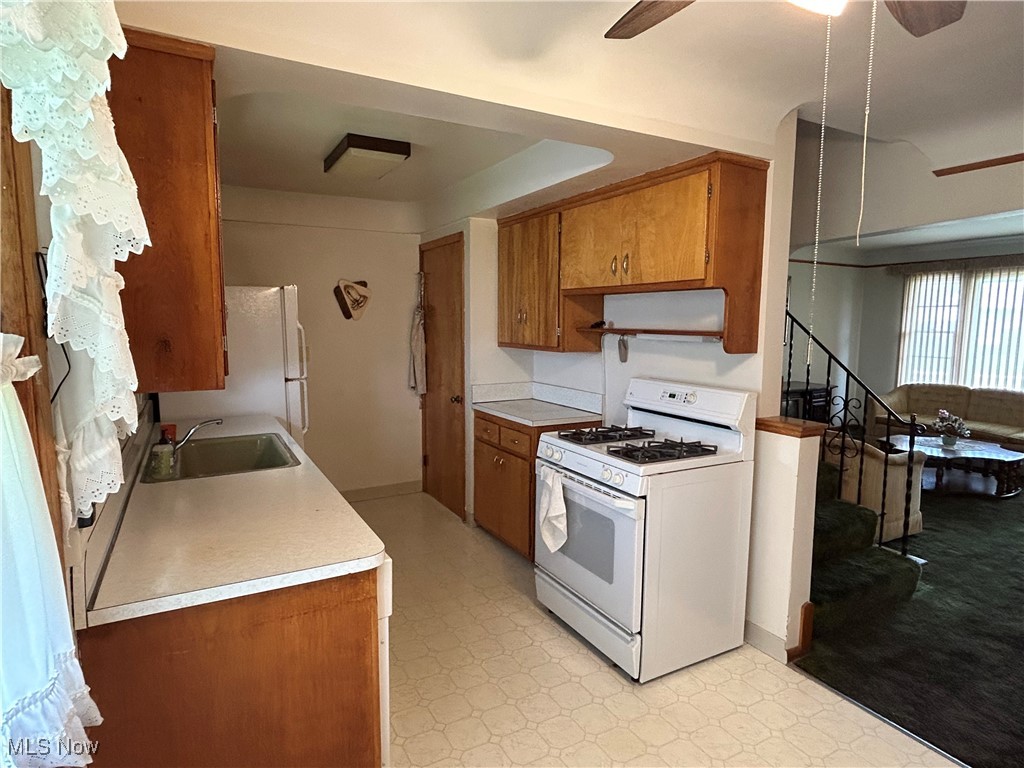 19816 Stockton Ave, Maple Heights, Ohio image 3