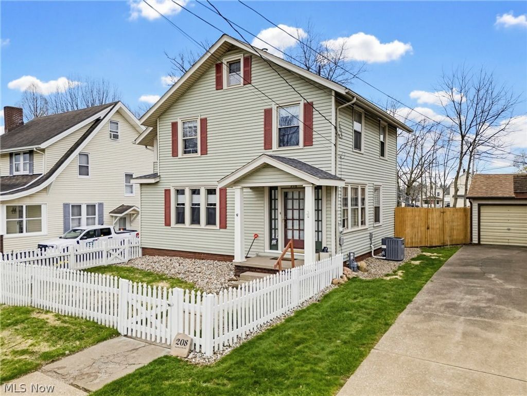 Photo of 208 Bachtel Street SE, North Canton, OH 44720 (MLS # 5198604)