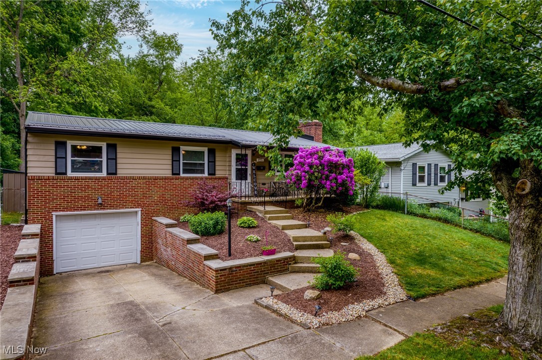 1070 Middlecoff Drive, Akron, Ohio image 3