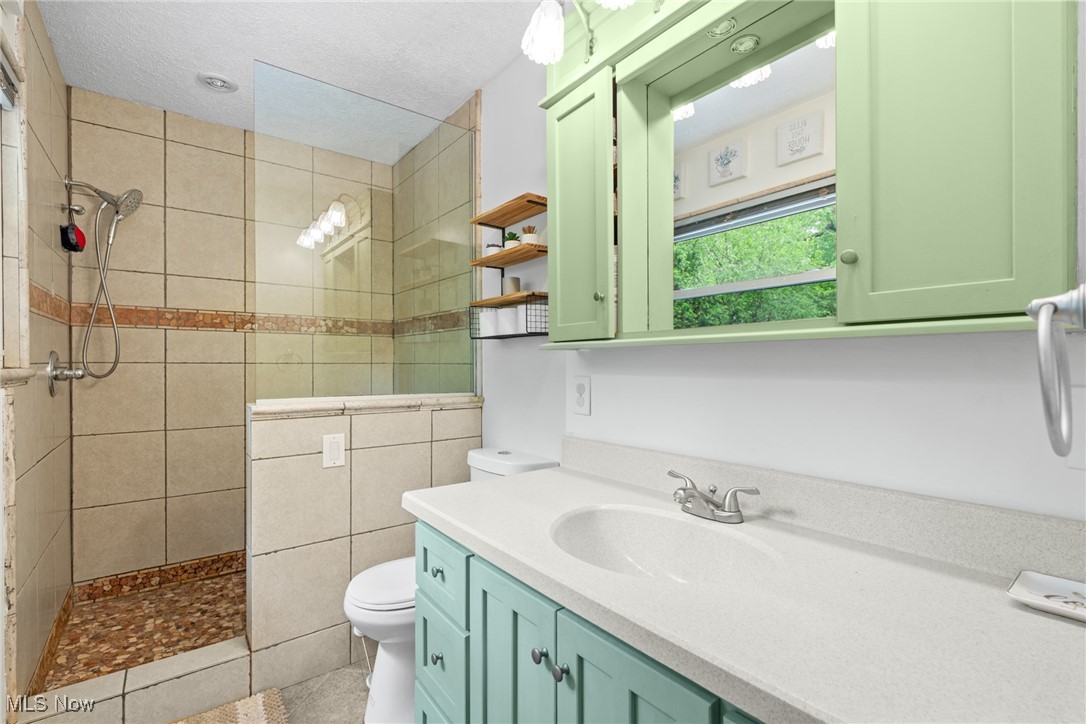 1070 Middlecoff Drive, Akron, Ohio image 25