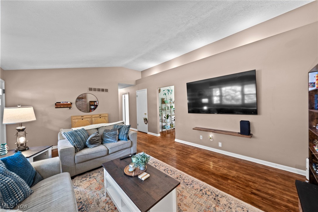 1070 Middlecoff Drive, Akron, Ohio image 7