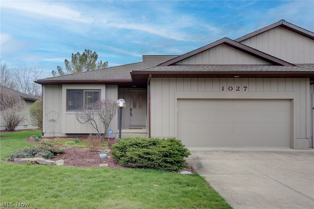 Photo of 1027 Heath Way, Stow, OH 44224 (MLS # 5197746)