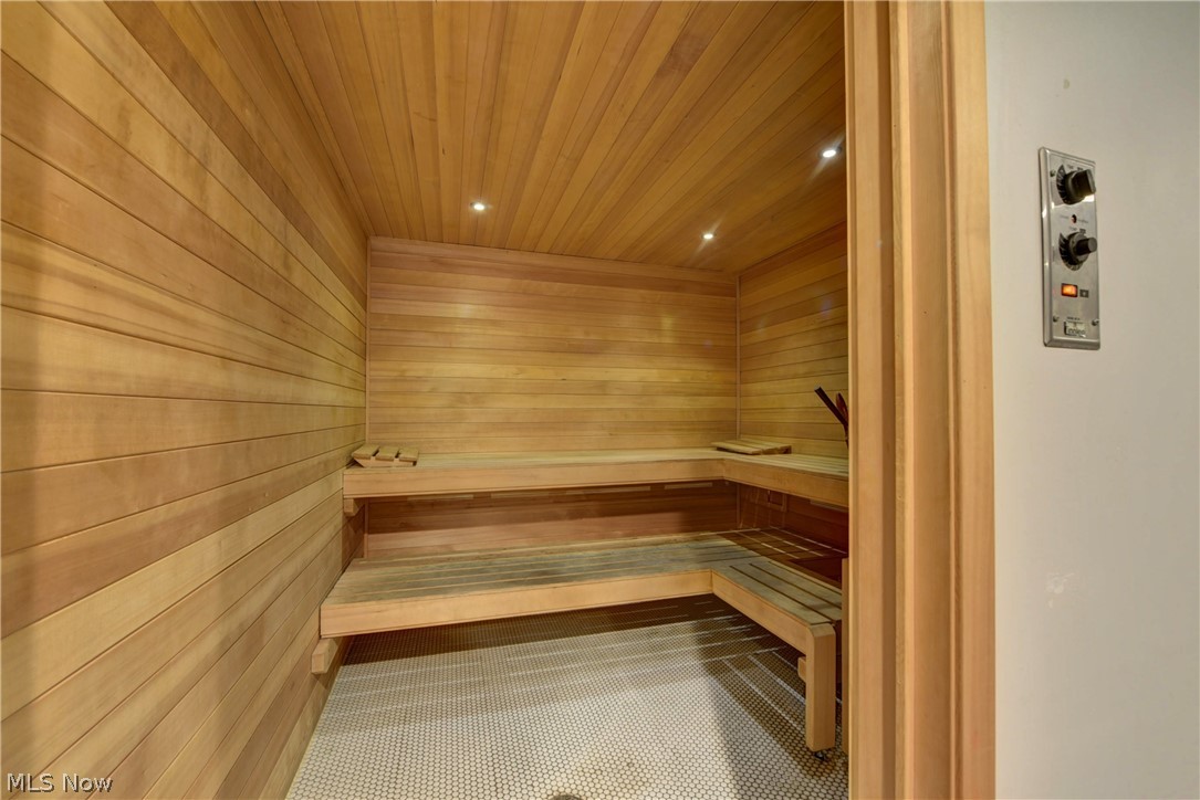 The Carlyle - Residential