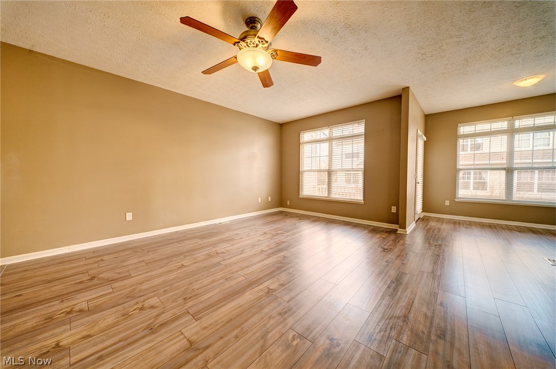 Chapman Grove Village Twnhms Sub Ph 2 - Residential