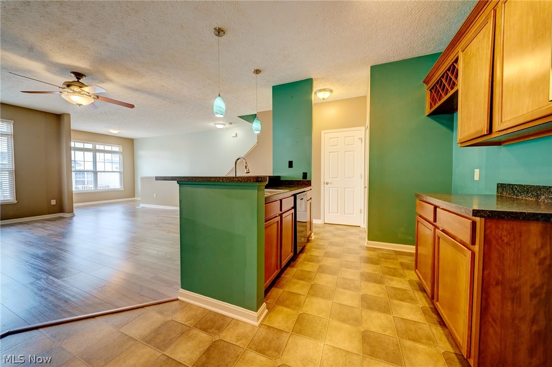 Chapman Grove Village Twnhms Sub Ph 2 - Residential