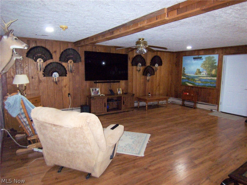 Salt Spgs 12 - Residential