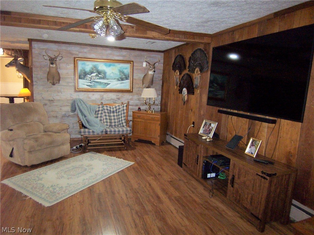 Salt Spgs 12 - Residential