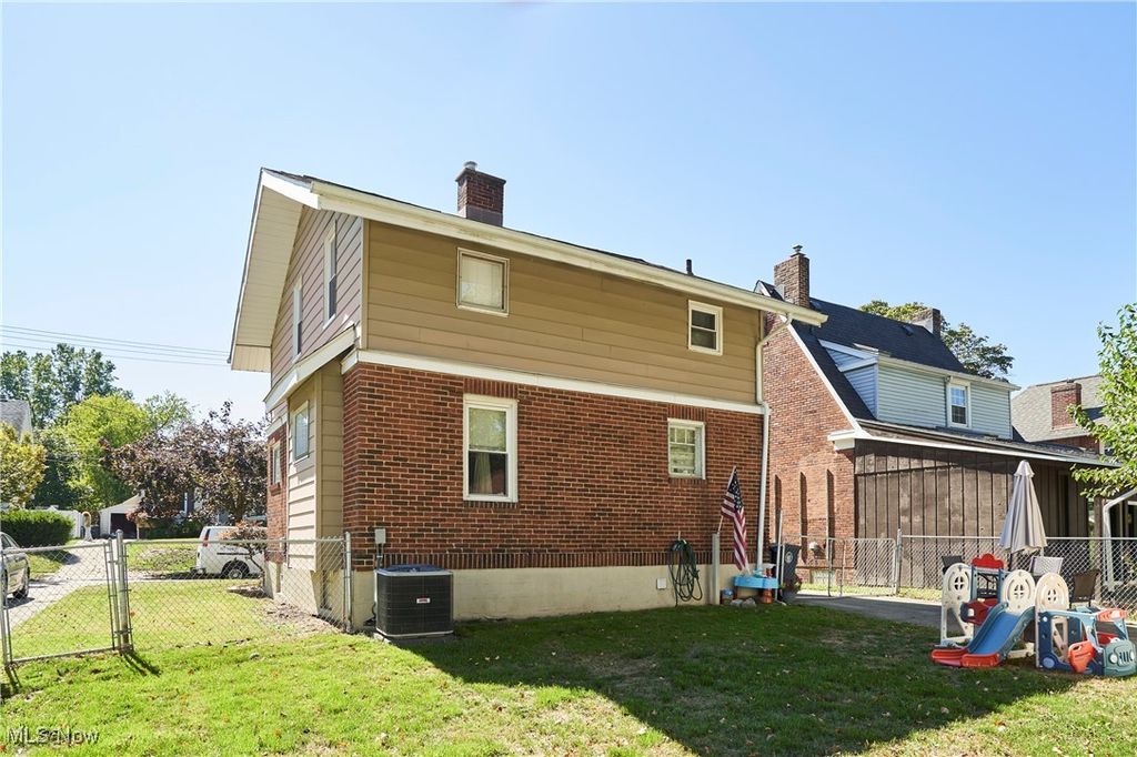 Photo of 1473 Huguelet Street, Akron, OH 44305 (MLS # 5166502)
