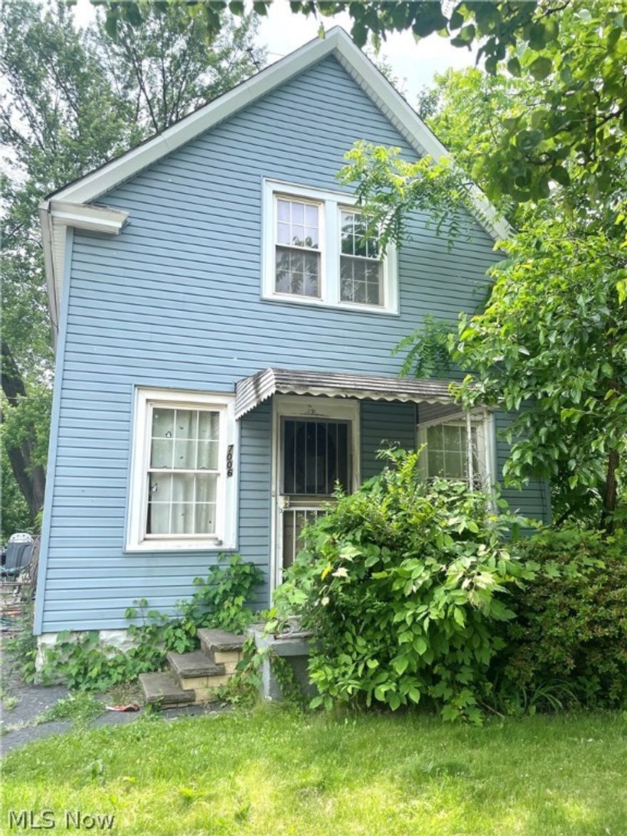 *** Income Producing Opportunity*** 3 bedroom 1 bathroom colonial-style home collecting $835/mo in rent from a tenant who has been in place for 1.5 years. Tenants would like to stay long-term. Property maintenance is very passive. Tenants are responsible for all utilities including water/sewer and landscaping. Properties mechanicals such as the HWT and furnace are in good working condition. Seller is selling multiple other properties including parcel # 's 127-24-048, 112-23-143, 134-26-097, and 111-02-100.