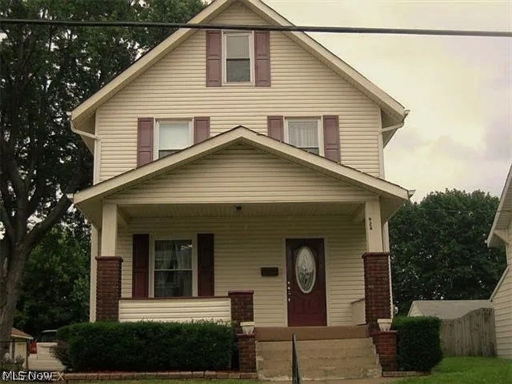 Photo of 924 Dartmouth Avenue SW, Canton, OH 44710 (MLS # 5219410)