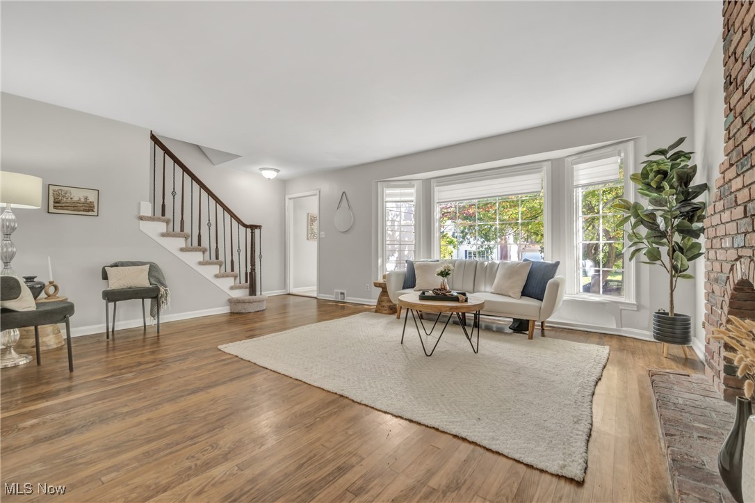 University Heights, Ohio 44118, United States, 3 Bedrooms Bedrooms, ,2 BathroomsBathrooms,Residential,Contingent,39758