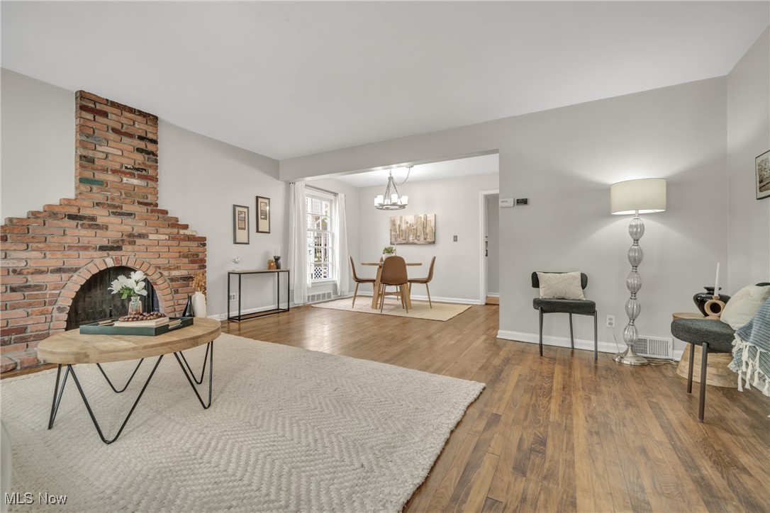 University Heights, Ohio 44118, United States, 3 Bedrooms Bedrooms, ,2 BathroomsBathrooms,Residential,Contingent,39758