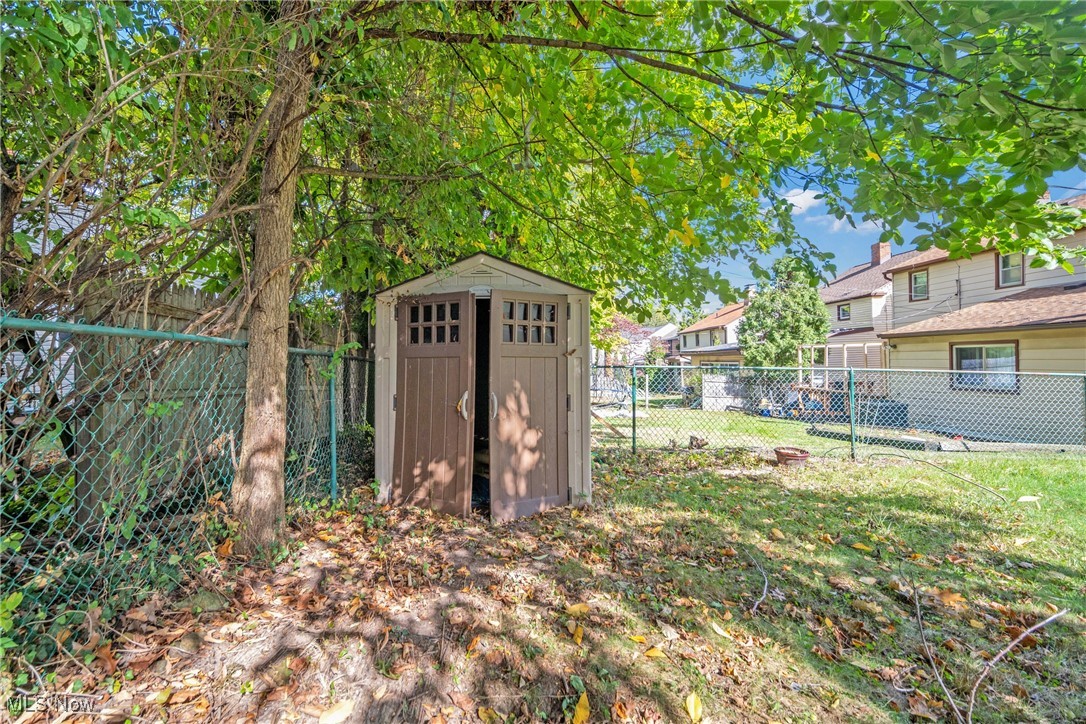 University Heights, Ohio 44118, United States, 3 Bedrooms Bedrooms, ,2 BathroomsBathrooms,Residential,Contingent,39758