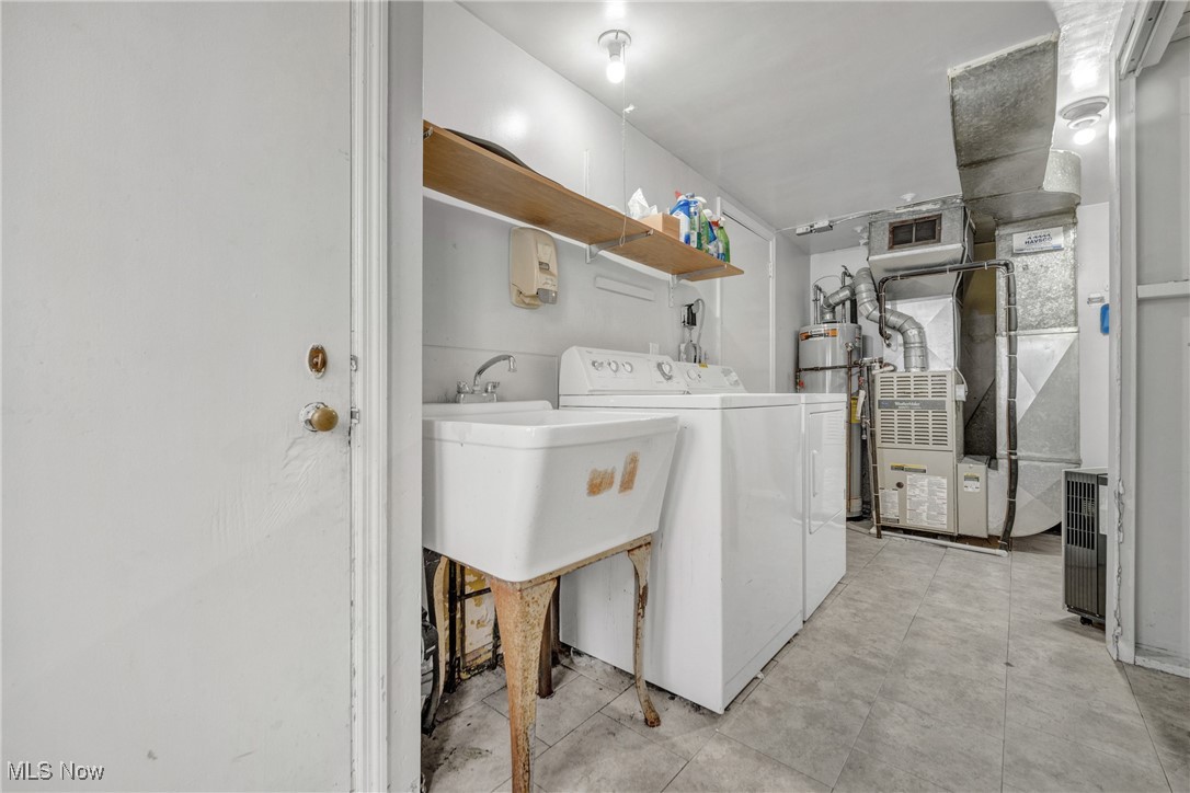 University Heights, Ohio 44118, United States, 3 Bedrooms Bedrooms, ,2 BathroomsBathrooms,Residential,Contingent,39758