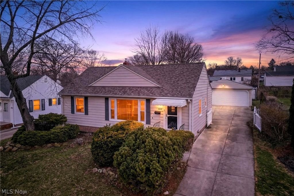 Photo of 5229 Melody Lane, Willoughby, OH 44094 (MLS # 5192306)