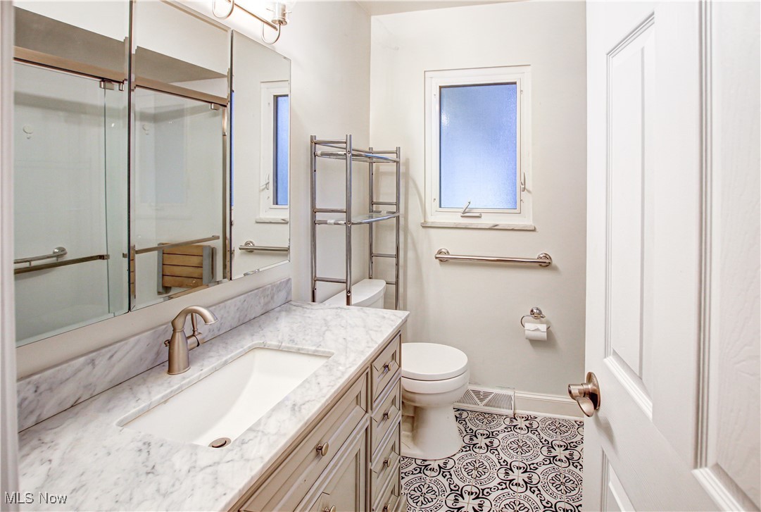 8218 Webster Road, Strongsville, Ohio image 25